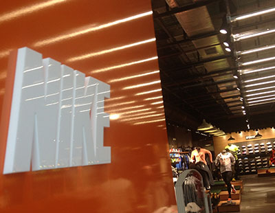 Letras corte metacrilato corporeo Nike Letras corte metacrilato corporeo Nike